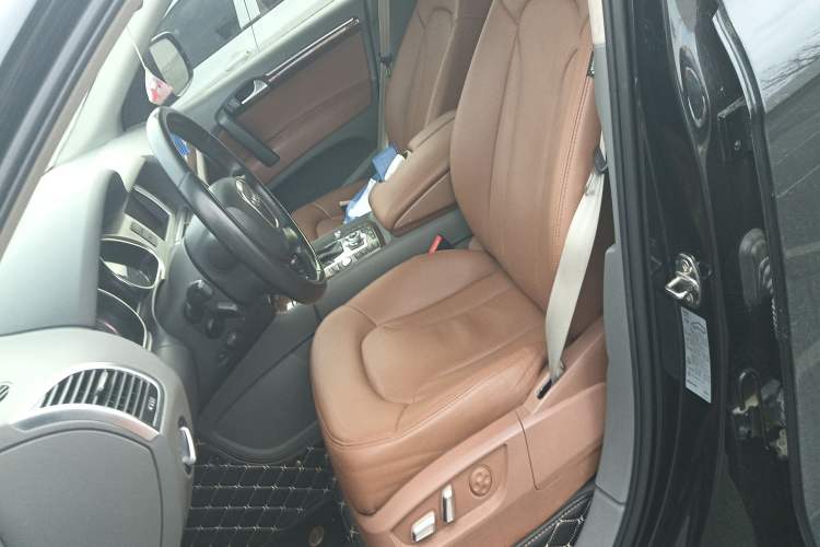 Used Audi Q7 2011 3.0 TFSI Comfort (200kW) Left Front Seat