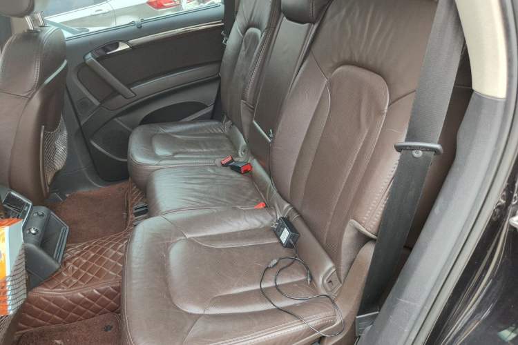 Used Audi Q7 2011 3.0 TFSI Ambition (200kW) Left Rear Seat
