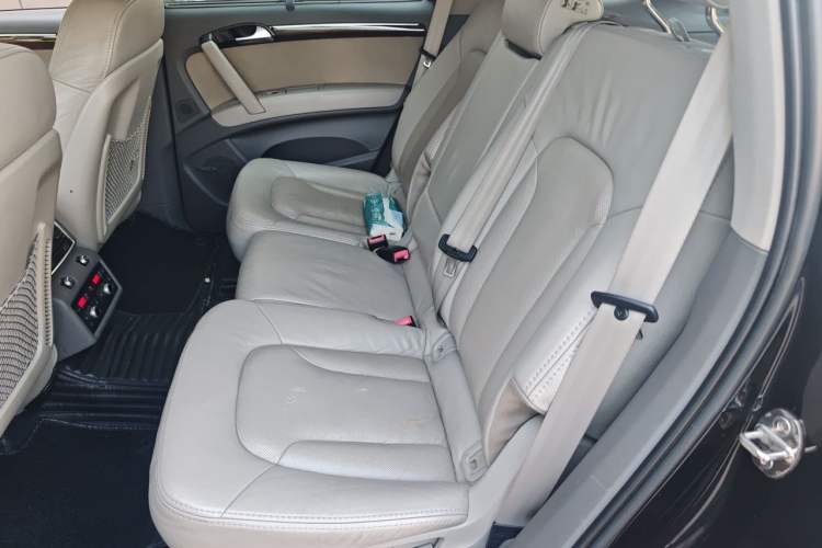 Used Audi Q7 2011 3.0 TFSI Technology Model (245kW) Left Rear Seat