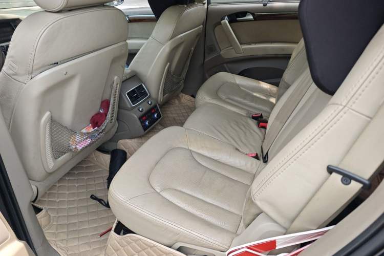 Used Audi Q7 2011 3.0 TFSI Technology (200kW) Left Rear Seat
