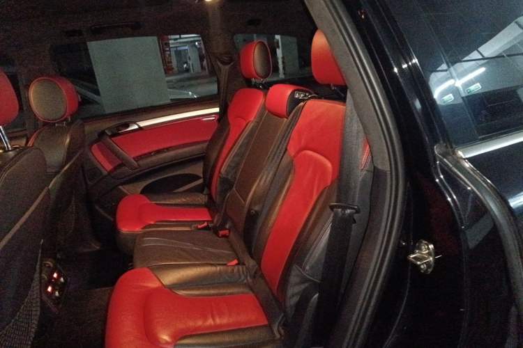 Used Audi Q7 2011 3.0 TFSI Exclusive (245kW) Left Rear Seat
