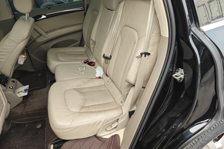 Used Audi Q7 2011 3.0 TFSI Ambition (200kW) Left Rear Seat