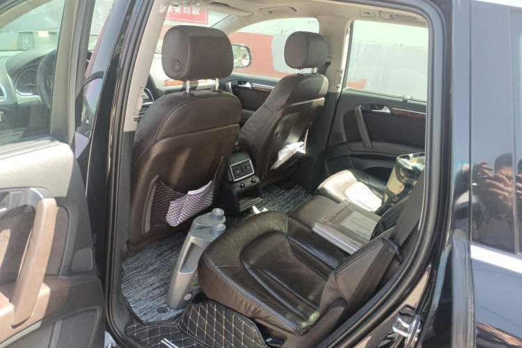 Used Audi Q7 2011 3.0 TFSI Ambition (200kW) Left Rear Seat