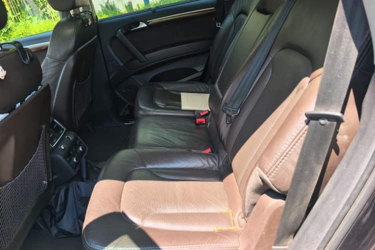 Used Audi Q7 2011 3.0 TFSI Technology (200kW) Left Rear Seat