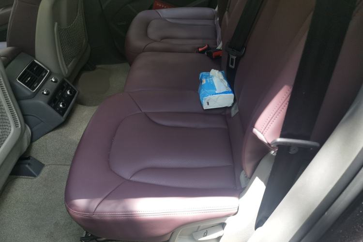 Used Audi Q7 2011 3.0 TFSI Ambition (200kW) Left Rear Seat