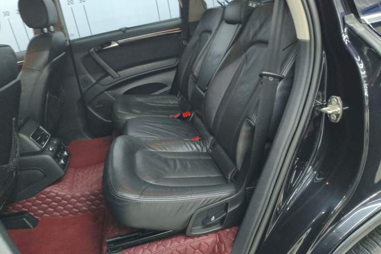 Used Audi Q7  Left Rear Seat
