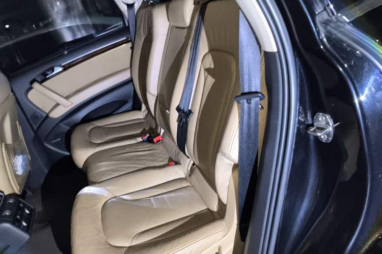 Used Audi Q7 2011 3.0 TFSI Technology Model (245kW) Left Rear Seat