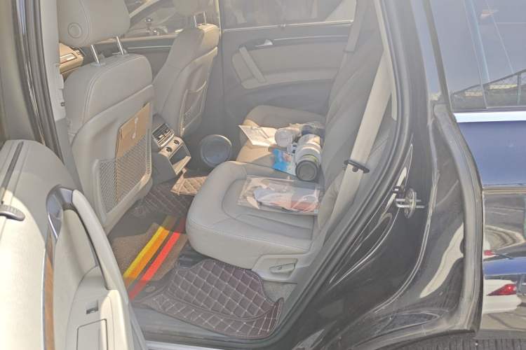 Used Audi Q7 2011 3.0 TFSI Ambition (200kW) Left Rear Seat