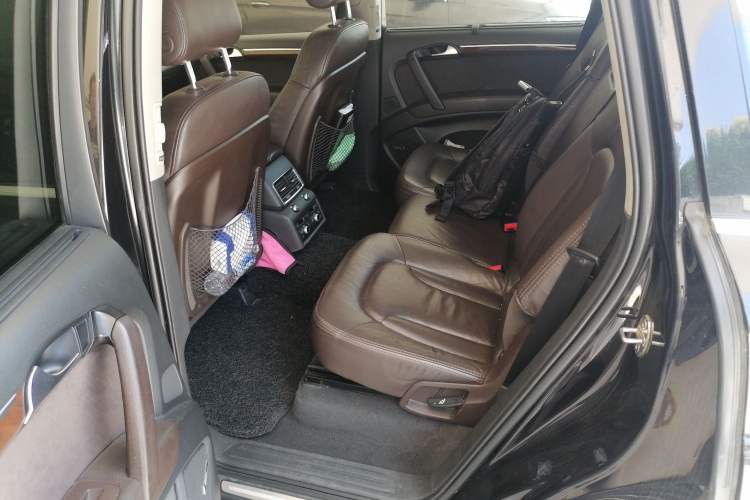 Used Audi Q7  Left Rear Seat