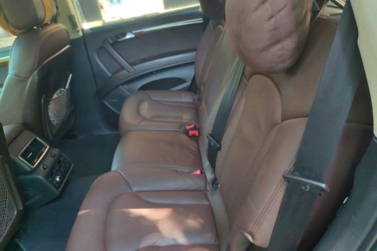 Used Audi Q7 2011 3.0 TFSI Comfort Model (245kW) Left Rear Seat
