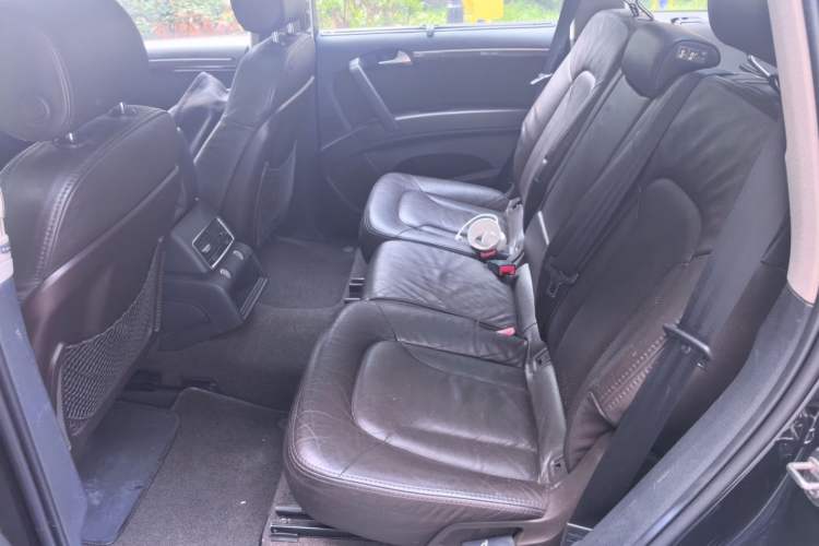 Used Audi Q7 2011 3.0 TFSI Ambition (200kW) Left Rear Seat
