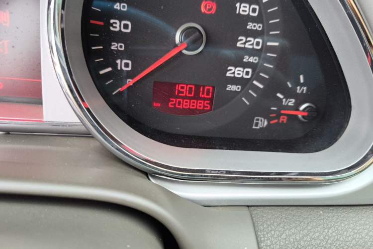 Used Audi Q7 2011 3.0 TFSI Ambition (200kW) Odometer Close Up
