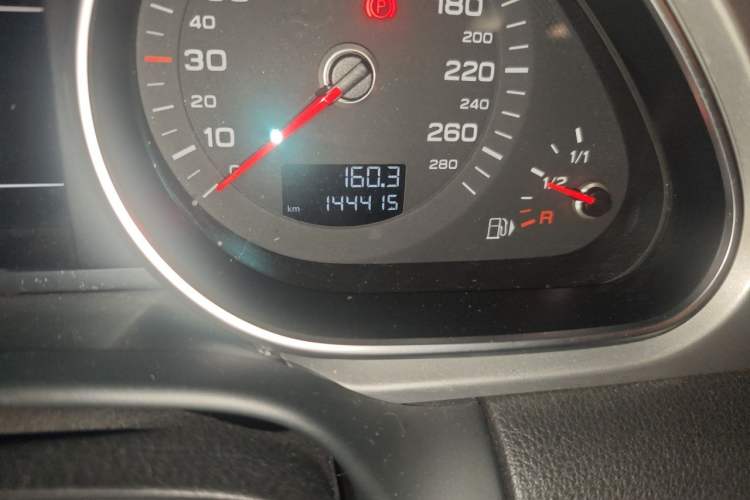 Used Audi Q7 2011 3.0 TFSI Comfort Model (245kW) Odometer Close Up