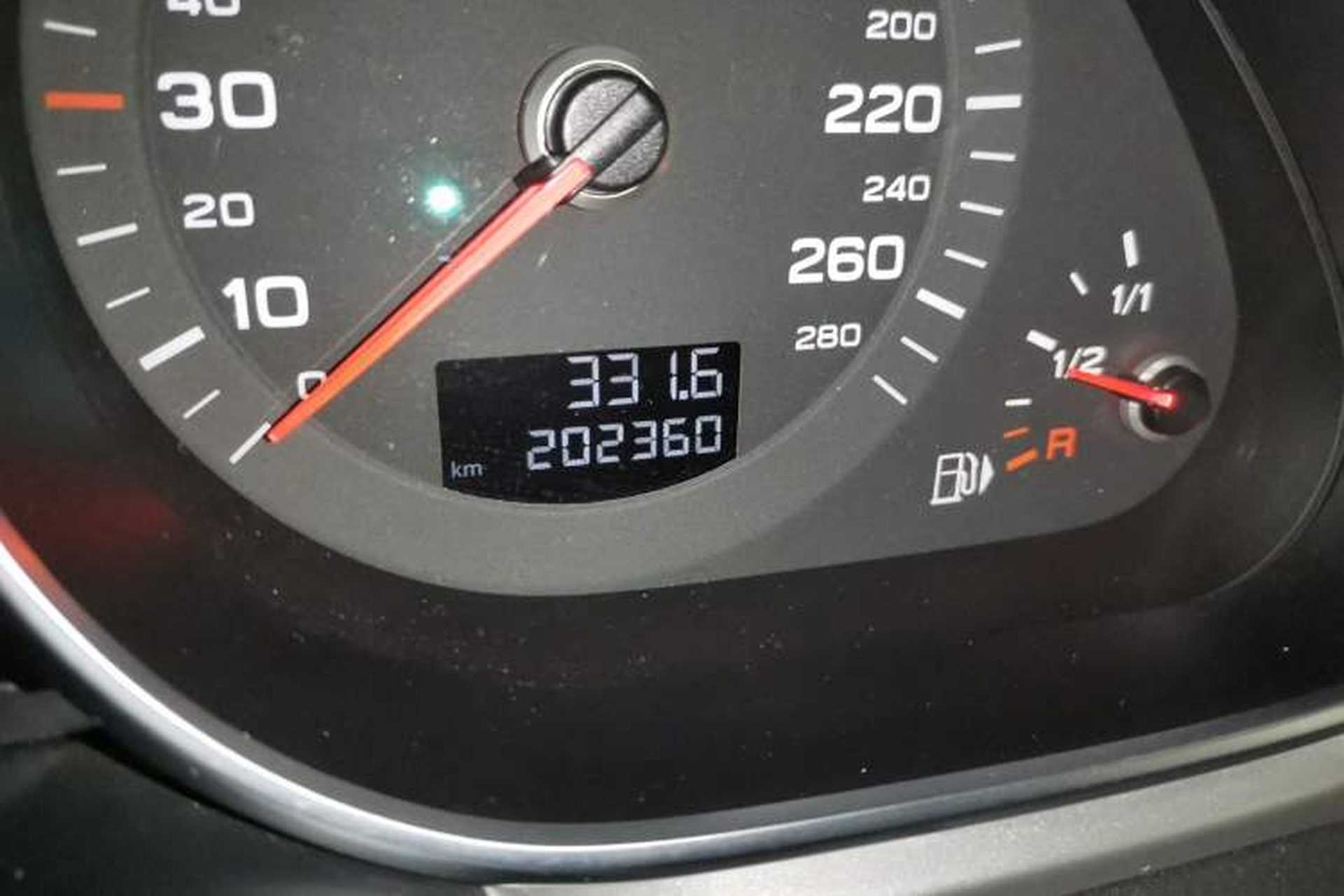 Used Audi Q7 2011 3.0 TFSI Comfort (200kW) Odometer Close Up