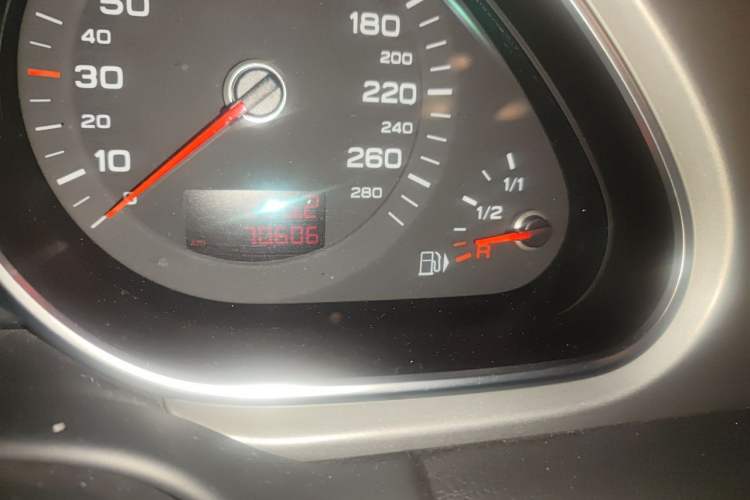 Used Audi Q7 2011 3.0 TFSI Ambition (200kW) Odometer Close Up