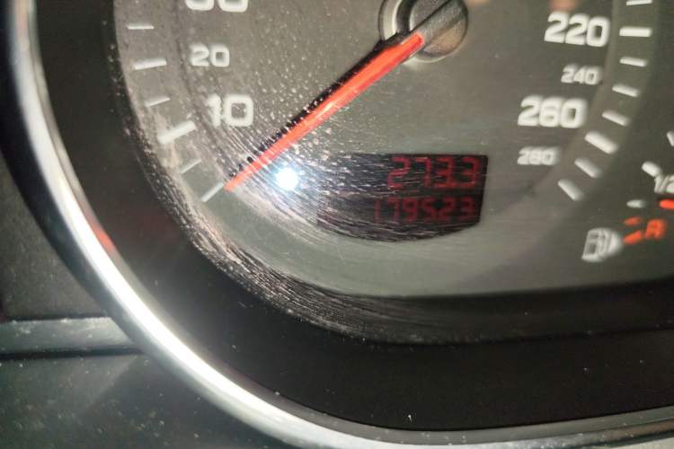 Used Audi Q7  Odometer Close Up