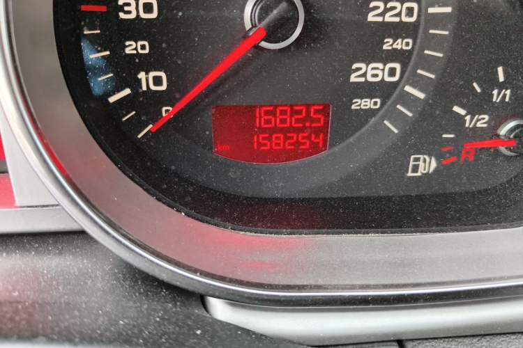 Used Audi Q7 2011 3.0 TFSI Comfort (200kW) Odometer Close Up