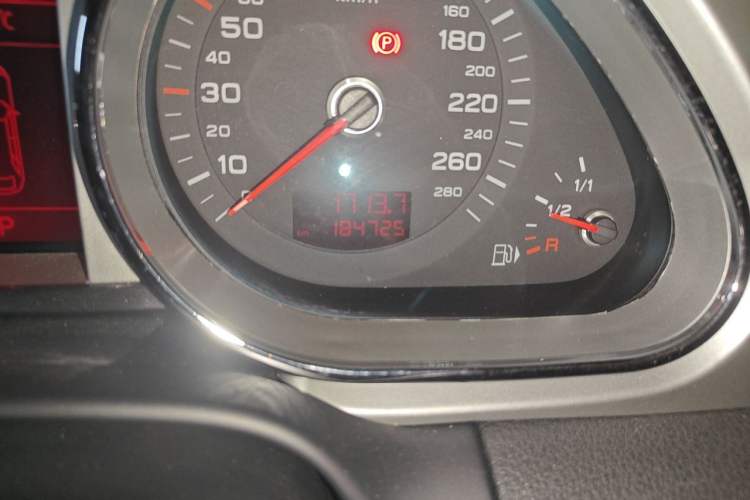 Used Audi Q7 2011 3.0 TFSI Ambition (200kW) Odometer Close Up