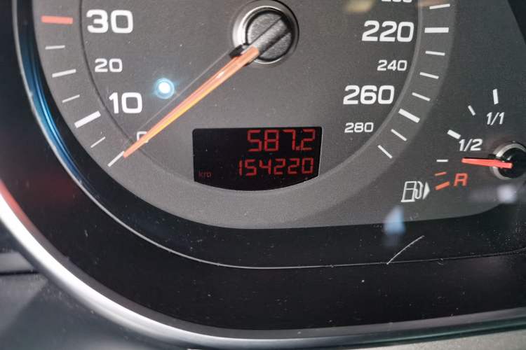 Used Audi Q7 2011 3.0 TFSI Comfort Model (245kW) Odometer Close Up