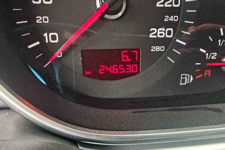 Used Audi Q7 2011 3.0 TFSI Comfort (200kW) Odometer Close Up