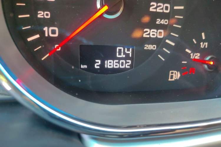 Used Audi Q7 2011 3.0 TFSI Comfort Model (245kW) Odometer Close Up