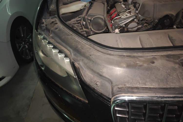 Used Audi Q7 2011 3.0 TFSI Ambition (200kW) Right Front Headlight