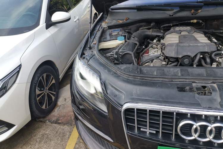 Used Audi Q7 2011 3.0 TFSI Comfort Model (245kW) Right Front Headlight