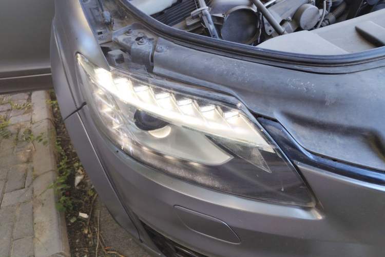 Used Audi Q7 2011 3.0 TFSI Comfort (200kW) Right Front Headlight