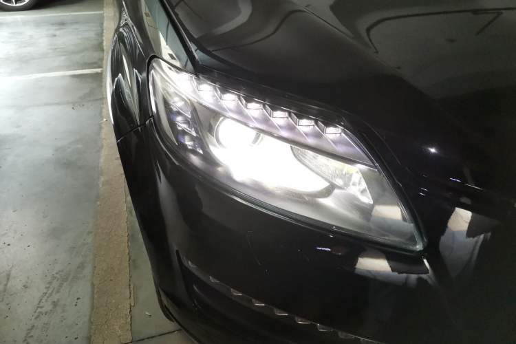 Used Audi Q7 2011 3.0 TFSI Comfort (200kW) Right Front Headlight