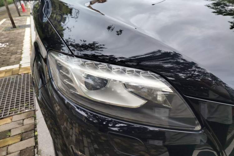 Used Audi Q7 2011 3.0 TFSI Technology Model (245kW) Right Front Headlight