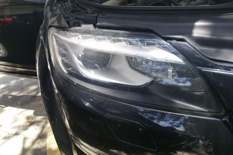 Used Audi Q7 2011 3.0 TFSI Ambition (200kW) Right Front Headlight