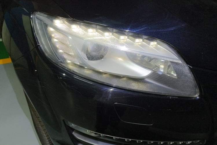 Used Audi Q7 2011 3.0 TFSI Comfort (200kW) Right Front Headlight