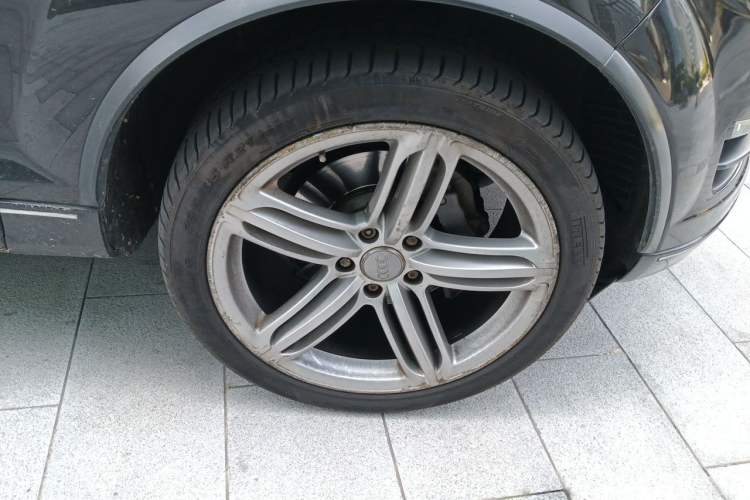 Used Audi Q7 2011 3.0 TFSI Comfort (200kW) Right Front Wheel Hub