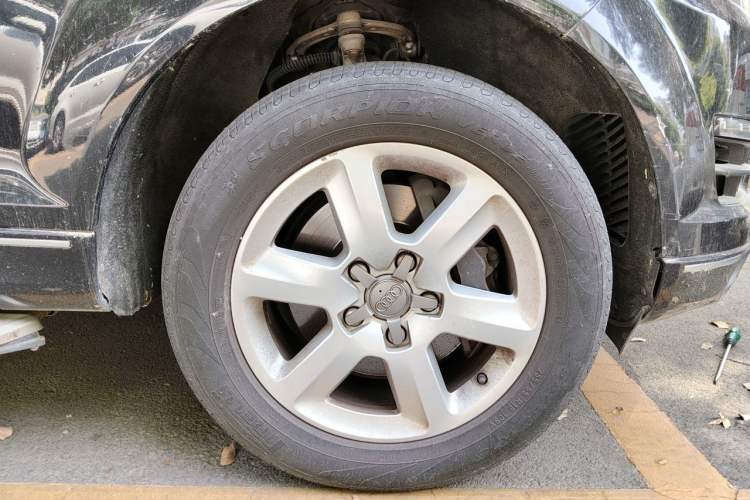 Used Audi Q7 2011 3.0 TFSI Technology (200kW) Right Front Wheel Hub