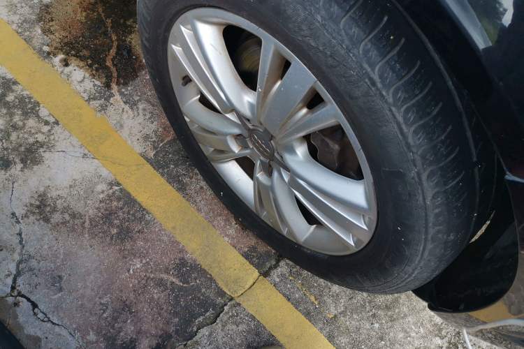Used Audi Q7 2011 3.0 TFSI Comfort Model (245kW) Right Front Wheel Hub