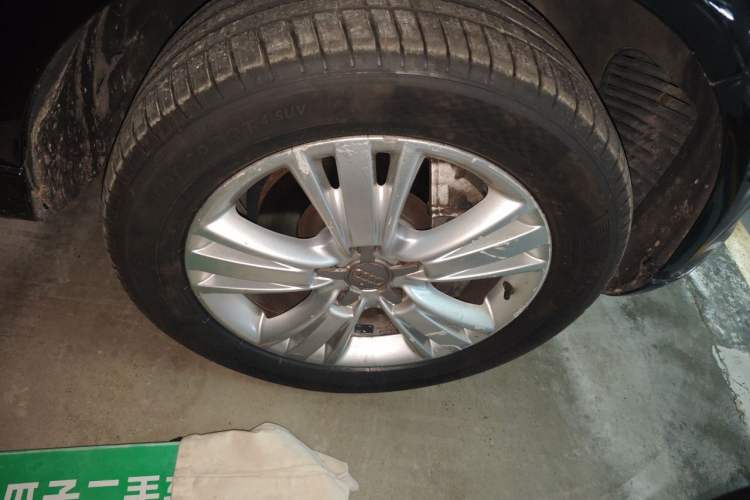 Used Audi Q7 2011 3.0 TFSI Comfort Model (245kW) Right Front Wheel Hub