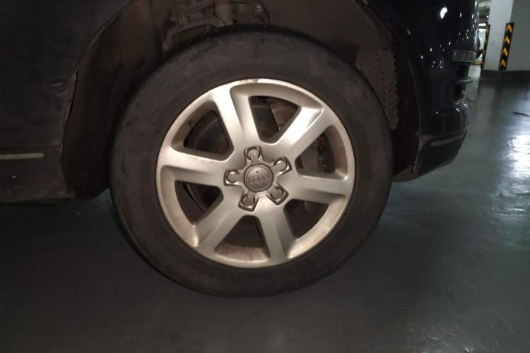Used Audi Q7 2011 3.0 TFSI Technology (200kW) Right Front Wheel Hub