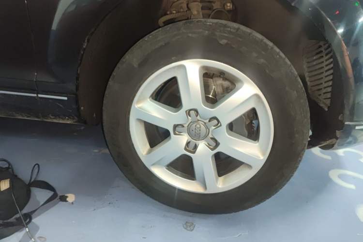 Used Audi Q7 2011 3.0 TFSI Ambition (200kW) Right Front Wheel Hub