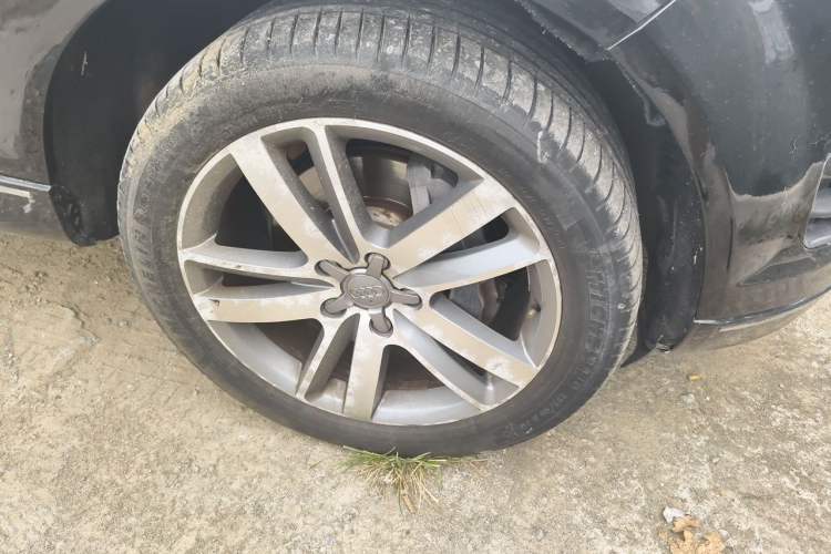 Used Audi Q7 2011 3.0 TFSI Comfort (200kW) Right Front Wheel Hub