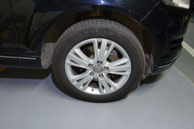 Used Audi Q7 2011 3.0 TFSI Comfort (200kW) Right Front Wheel Hub