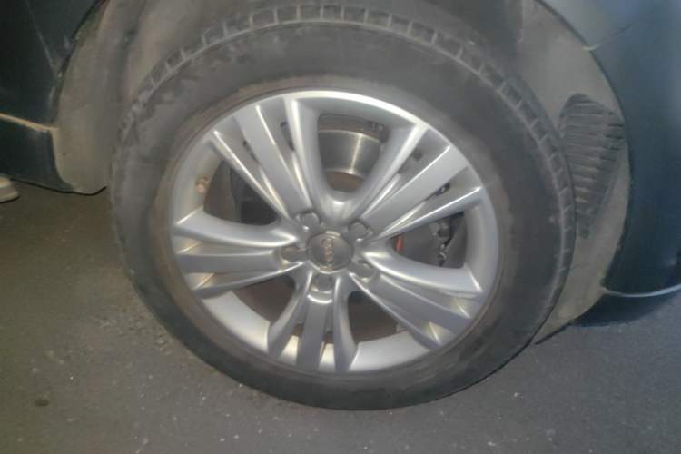 Used Audi Q7 2011 3.0 TFSI Comfort (200kW) Right Front Wheel Hub