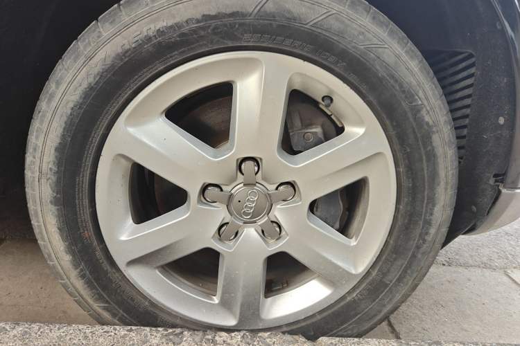 Used Audi Q7 2011 3.0 TFSI Ambition (200kW) Right Front Wheel Hub