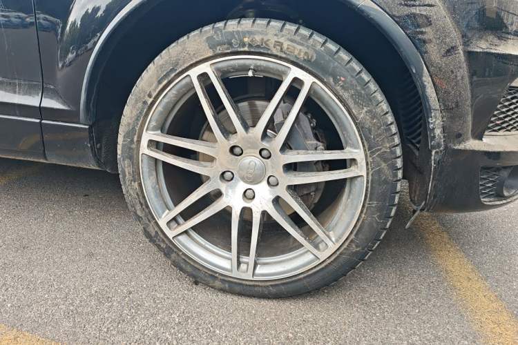 Used Audi Q7 2011 3.0 TFSI Comfort (200kW) Right Front Wheel Hub
