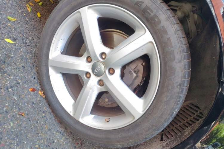Used Audi Q7 2011 3.0 TFSI Comfort Model (245kW) Right Front Wheel Hub