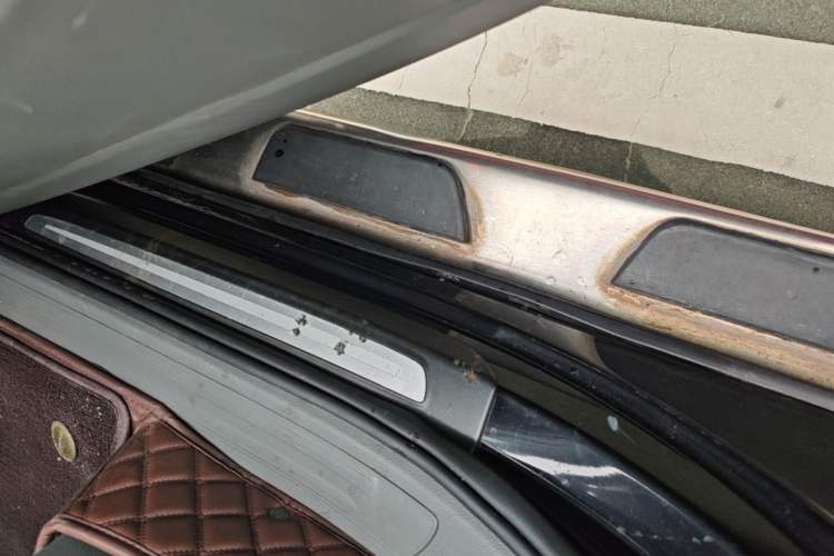 Used Audi Q7 2011 3.0 TFSI Ambition (200kW) Right Side Sill