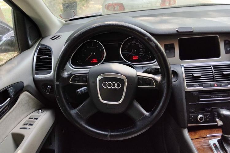 Used Audi Q7 2011 3.0 TFSI Technology (200kW) Steering Wheel