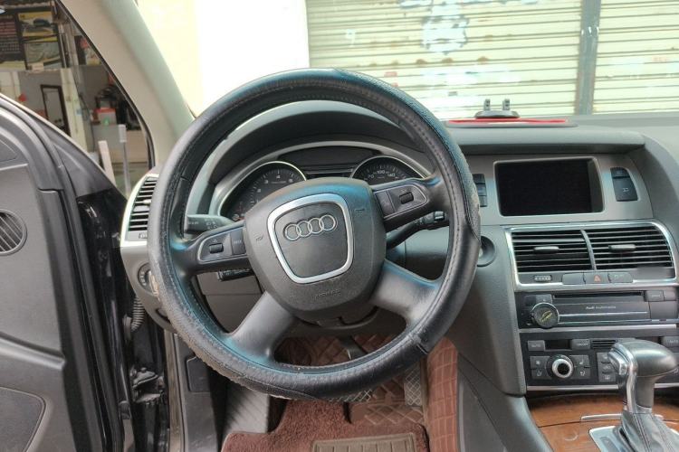 Used Audi Q7 2011 3.0 TFSI Ambition (200kW) Steering Wheel