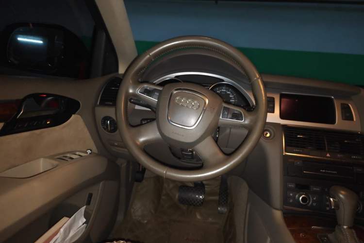 Used Audi Q7 2011 3.0 TFSI Ambition (200kW) Steering Wheel