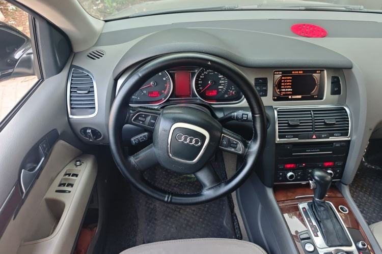 Used Audi Q7 2011 3.0 TFSI Technology Model (245kW) Steering Wheel