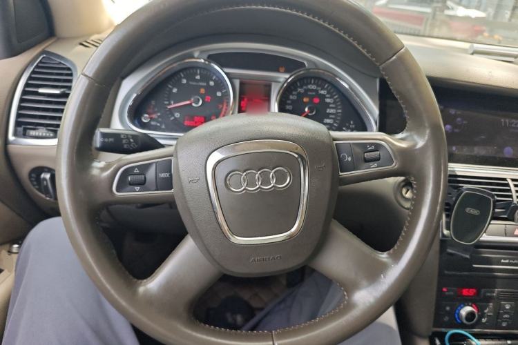 Used Audi Q7 2011 3.0 TFSI Technology (200kW) Steering Wheel
